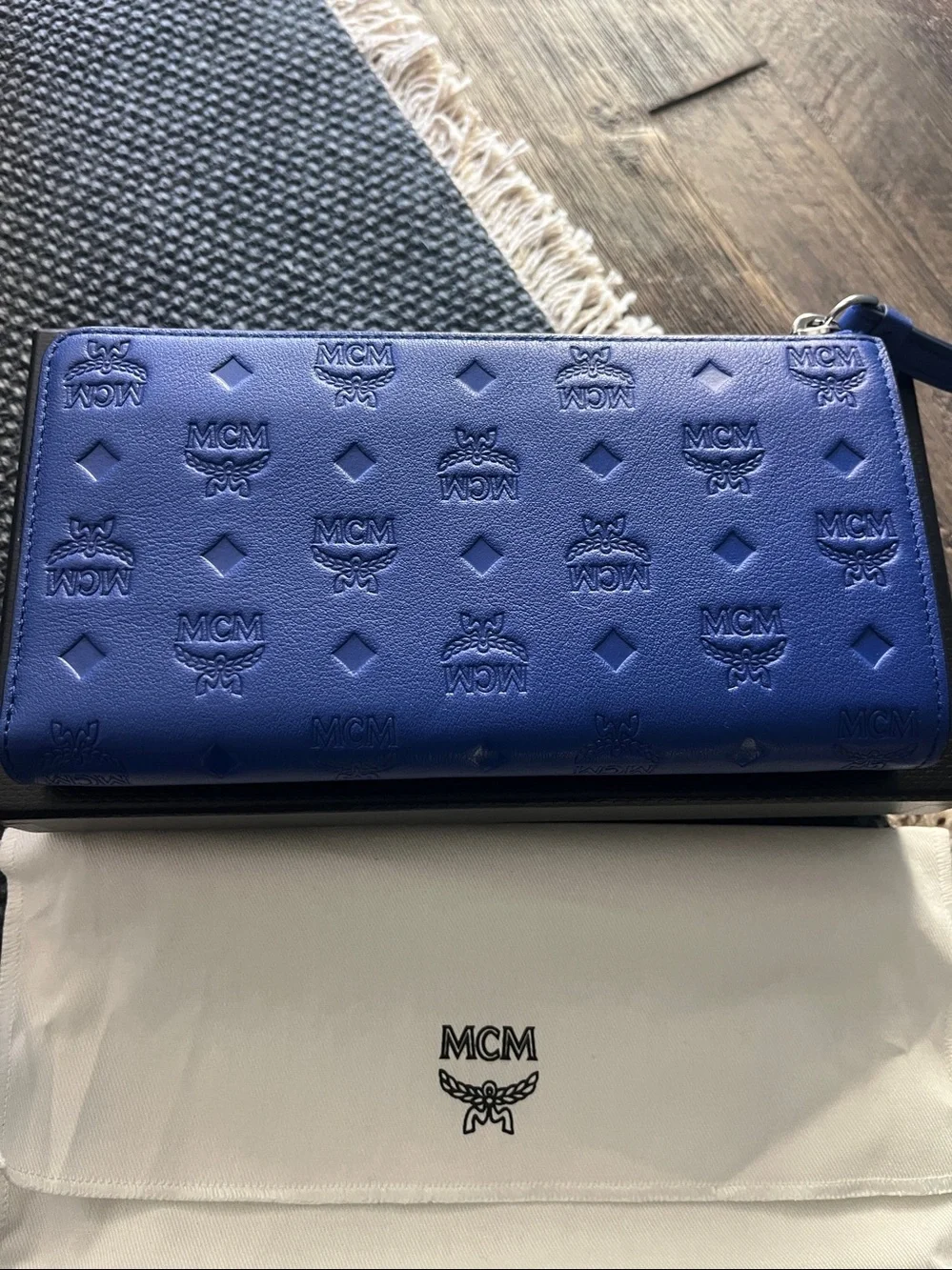 MCM Aren Zip Around Large Wallet -New - Picture 7 of 17